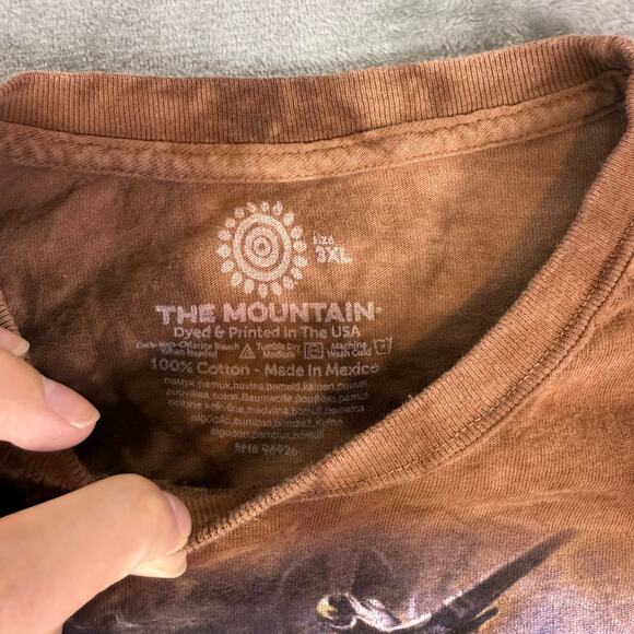 The mountain Native American men’s brown graphic tee size 3xl - Picture 4 of 7